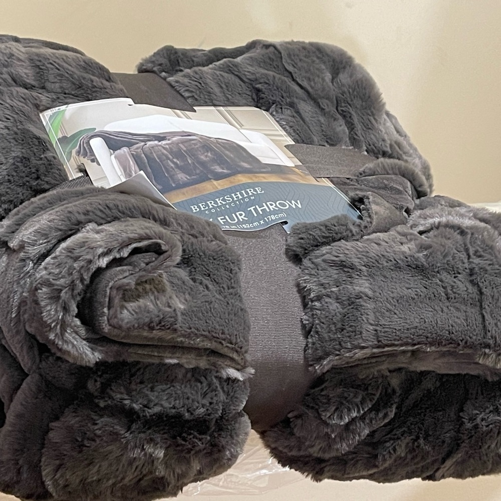 Berkshire Brown Plush Blankets and Throws for Cozy Comfort - Picture 6 of 8